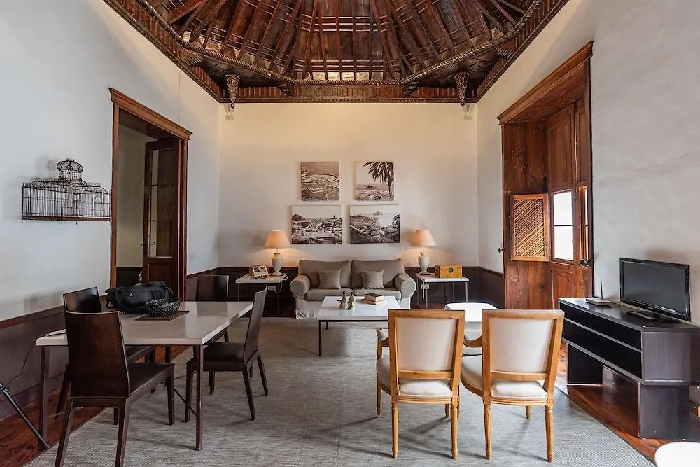 Isla Baja Suites ガラチコ ホテル